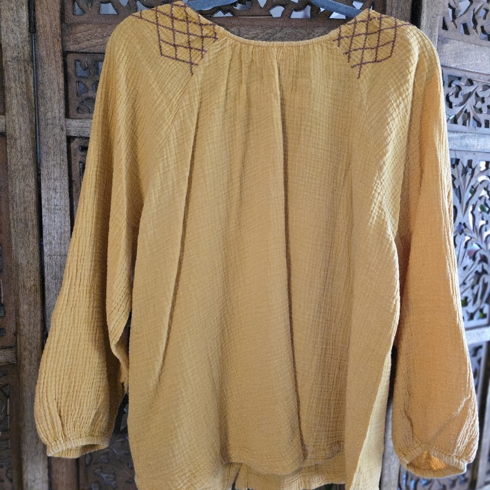 Easel Mustard Textured Button-Up Blouse - Picture 2 of 4